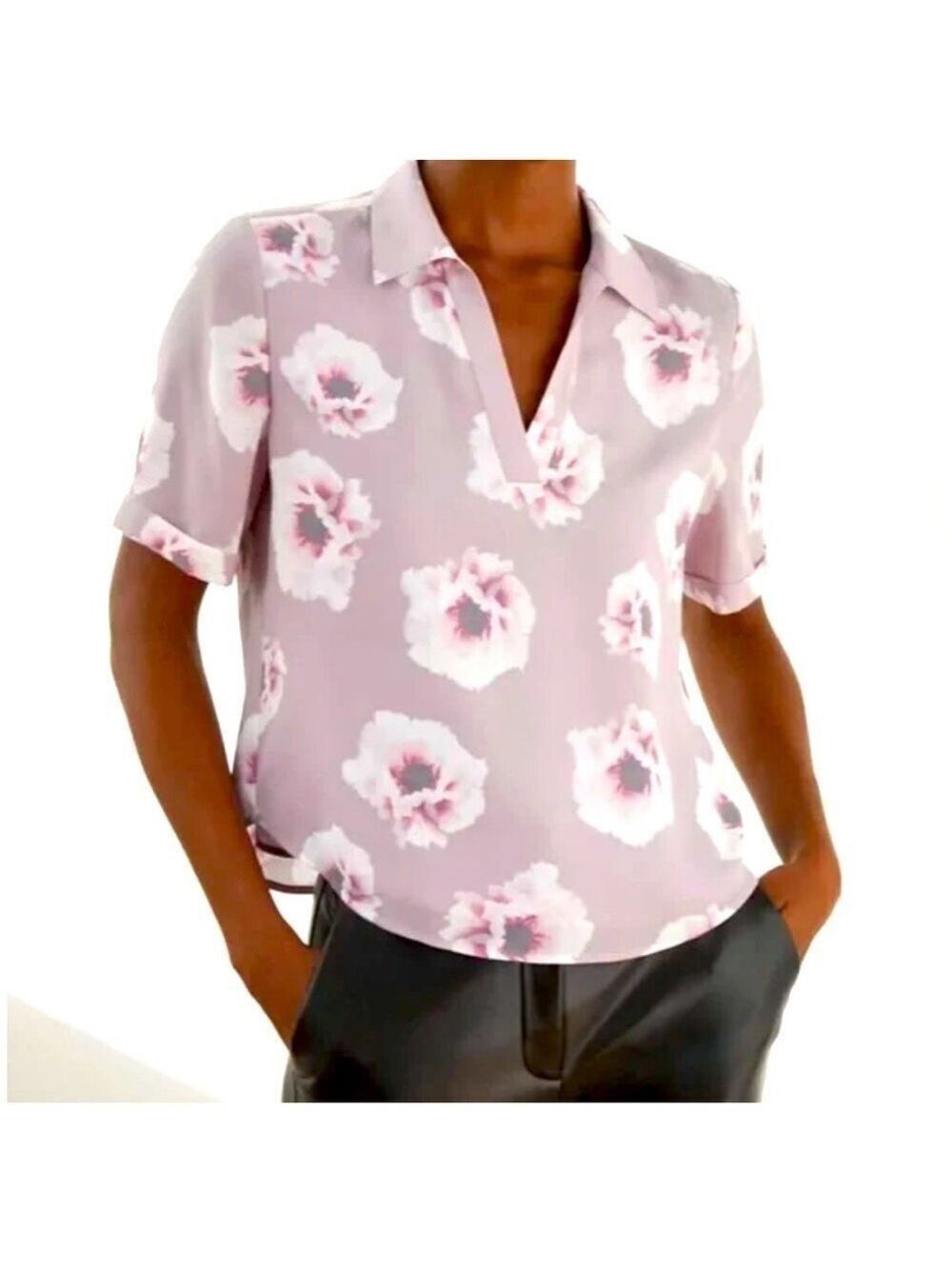 Aritzia Babaton Axis V-Neck Blouse Mauve Pink Floral Short Sleeve Top Size XXS